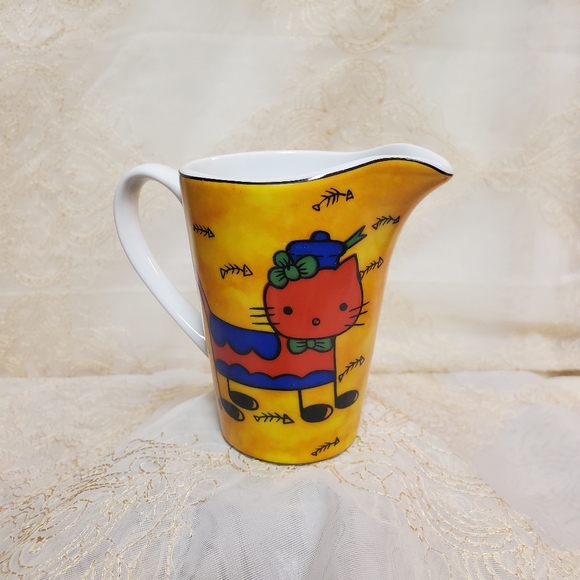 Porcelain Sugar Bowl and Creamer - Picture 10 of 16